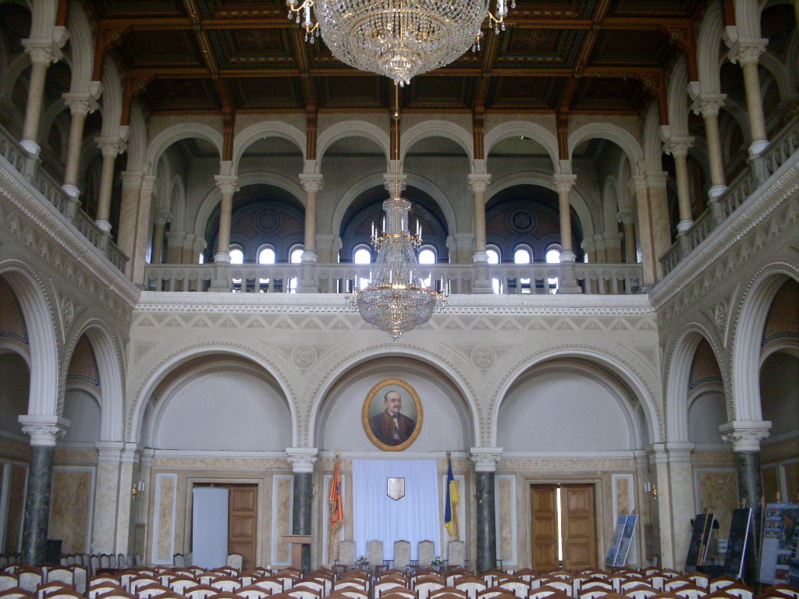 mytropolychnyi-korpus-3