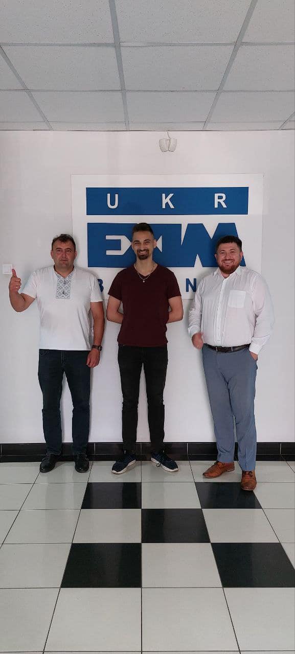 100 000,0 грн. 💰💰💰отримав Богдан Сосній (студент інституту біології, хімії та біоресурсів) від АТ Укрексімбанк на реалізацію власного бізнес проекту 📈💰в рамках проекту Бізнес-інкубатор Innovation challenge 📚💰🔥 ЧНУ ім. Ю. Федьковича! Дякуємо, Віктору Мещерову і АТ Укрексімбанк за підтримку проекту і наших студентів⭐😊!