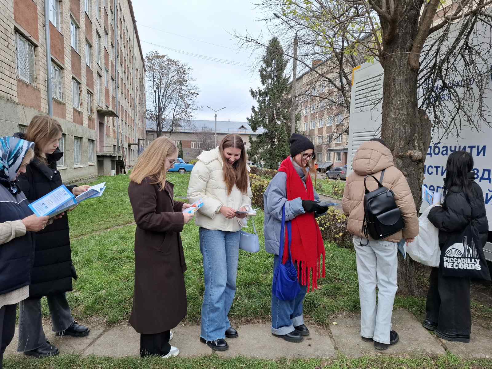 Заходи до Дня боротьби зі СНІДом на території студмістечка ЧНУ