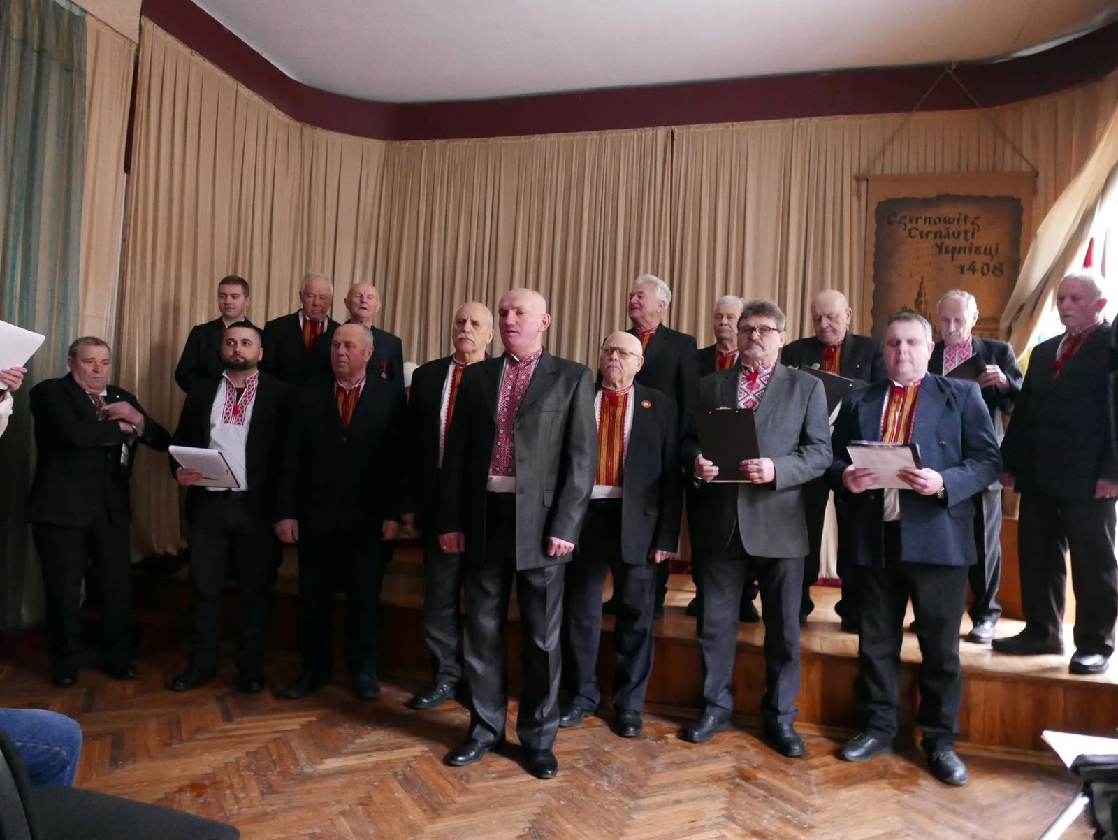 Хорова капела «Дзвін» ЧНУ на міських заходах до Дня Соборності та До Дня пам’яті Героїв Крут