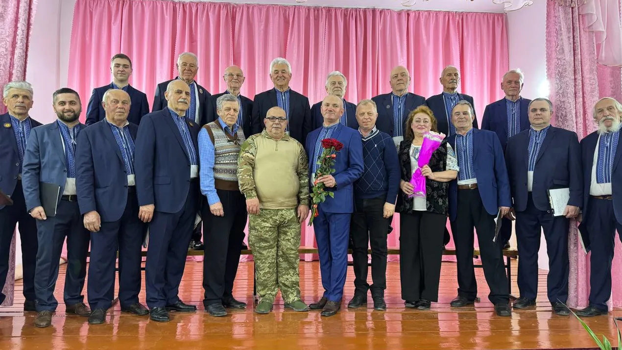 Народна хорова капела «Дзвін» виступила з благодійним концертом у Ставчанах на підтримку військових