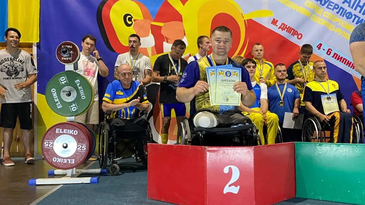 Студент факультету фізичної культури, спорту та реабілітації ЧНУ ім. Юрія Федьковича  – срібний призер Чемпіонату України з пауерліфтингу