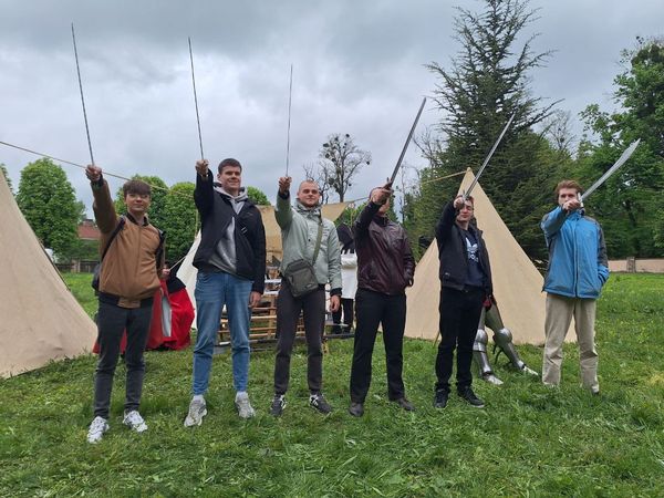 Лицарство України - культурно- мистецький захід (в біблійному саду університету) у рамках проекту Бізнес-інкубатор Innovation challenge 📚💰🔥  Популяризація культури і військової історії України 🇺🇦  Дякуємо 🤝Костянтину Костащуку і спортивно-реконструкторському клубу⚔️🏹👑  Ayna_Bera_Chernivtsi за чудовий патріотичний івент і культурні рефлексії!