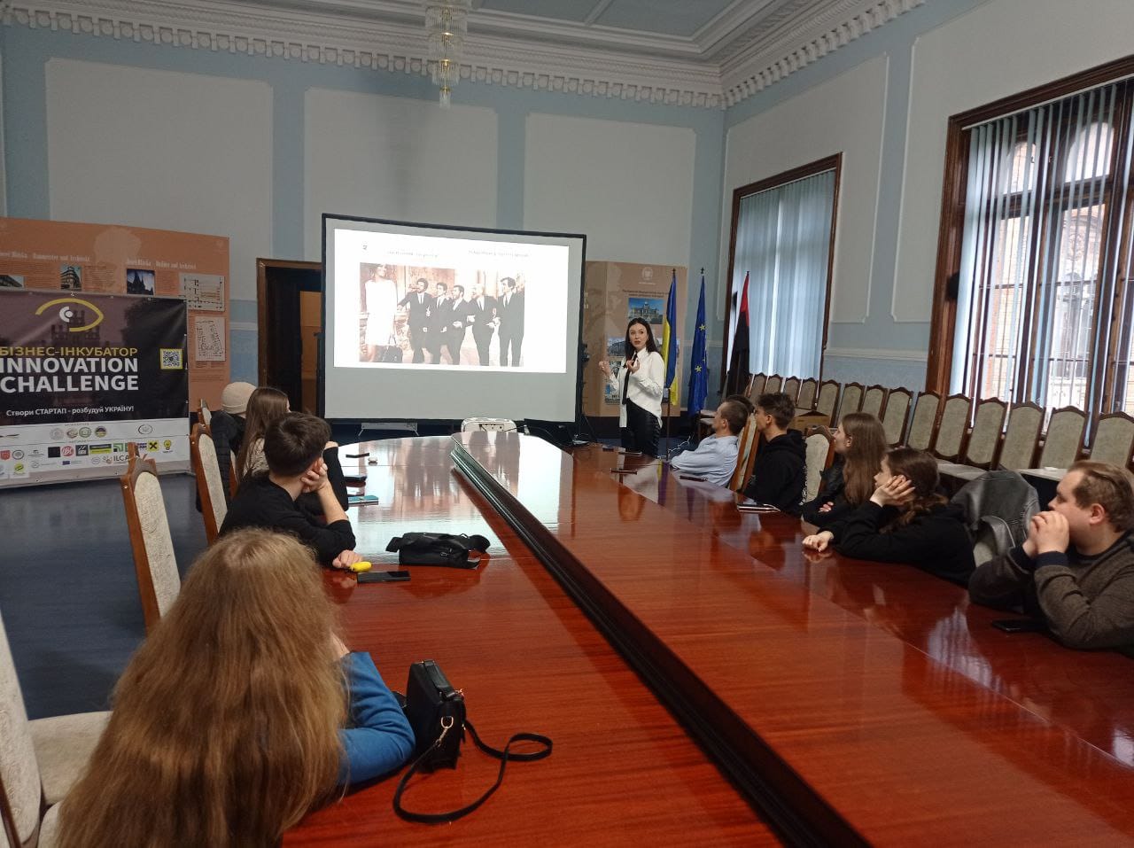 Заняття у Бізнес-інкубаторі Innovation challenge 📚 💰 🔥 ✅ Олена Лусте, к.е.н.,  кафедра економічної теорії, менеджменту та адміністрування. 
